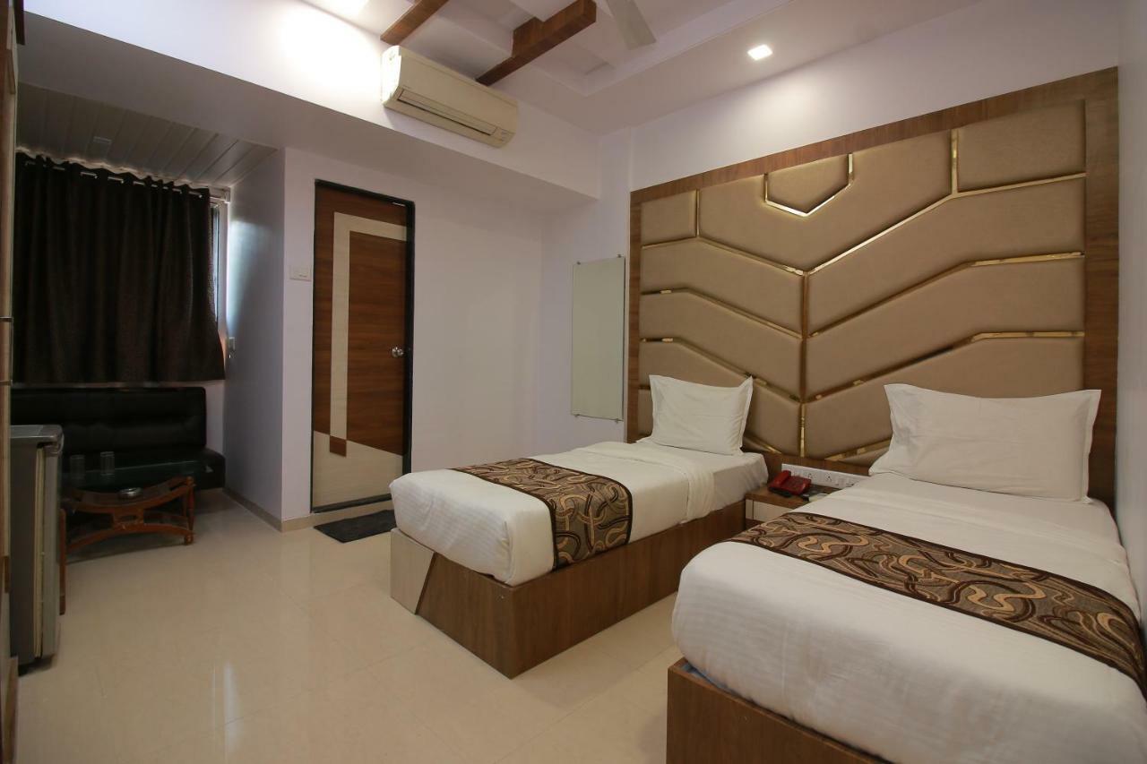 Hotel Apex Navi Mumbai Esterno foto