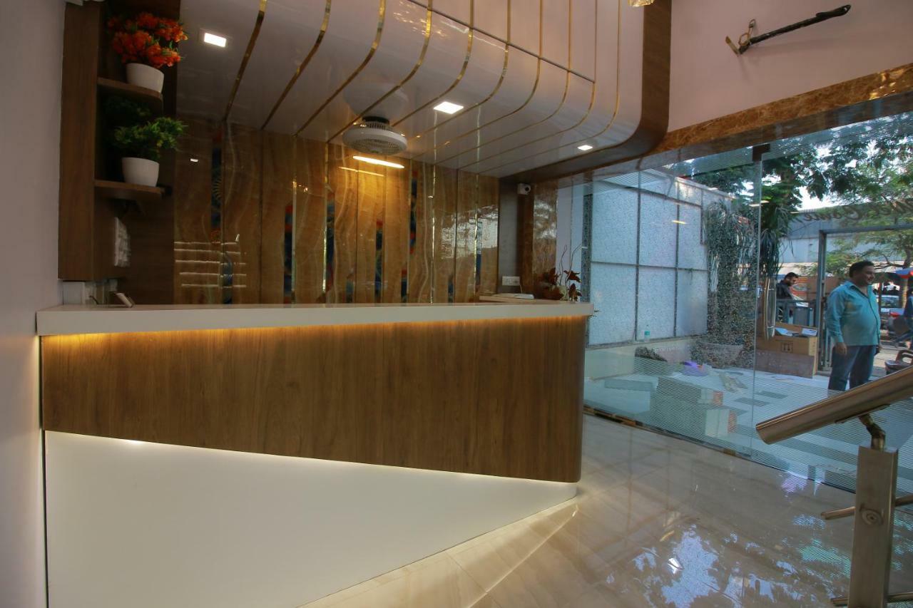 Hotel Apex Navi Mumbai Esterno foto